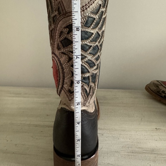 Rare Corral Vintage Heart & Wings square toe cowgirl boot | sz 7 - Picture 11 of 12